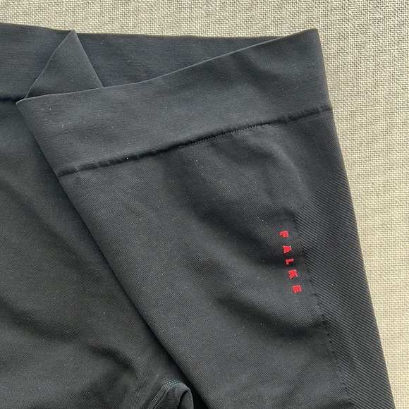 FALKE Ergonomic Tight Compression Shorts - Picture 10 of 12